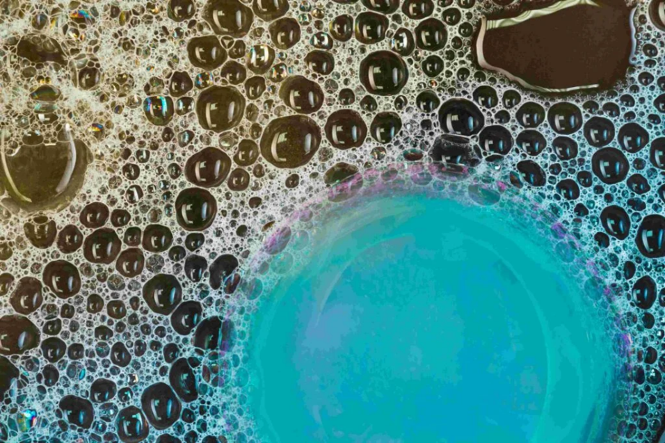 مزایای استفاده از ضدکف سیلیکونی در صنعت نساجی + نکات کاربردی و دوز مصرفی